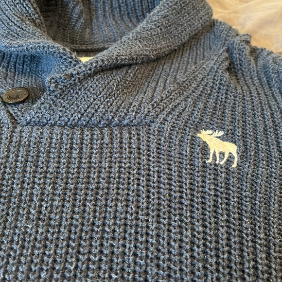 Abercrombie Shawl Sweater - Picture 2 of 4